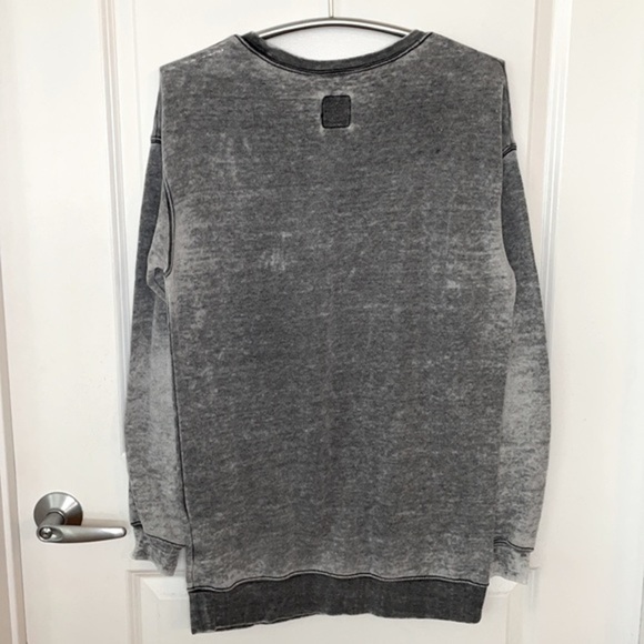 AMERICAN EAGLE OUTFITTERS | Women’s Faded Gray Long Sleeve Jeggings Sweatshirt - Picture 7 of 7